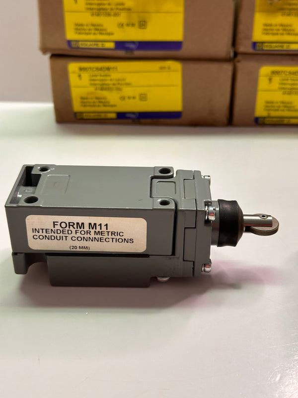 Square D 9007C54DM11 HD Roller Plunger Limit Switch 600VAC