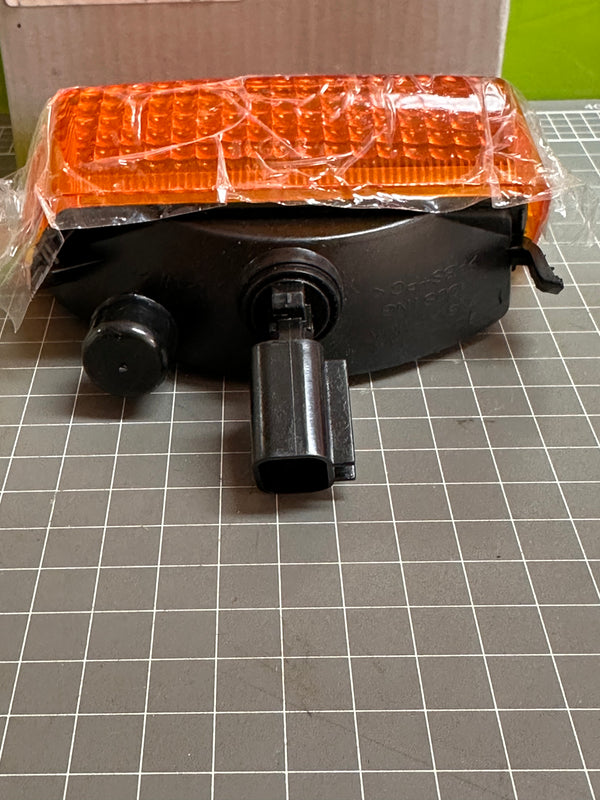 Vexel VXVL9008 Corner Lamp, Series 2 LH, Amber Indicator for Volvo